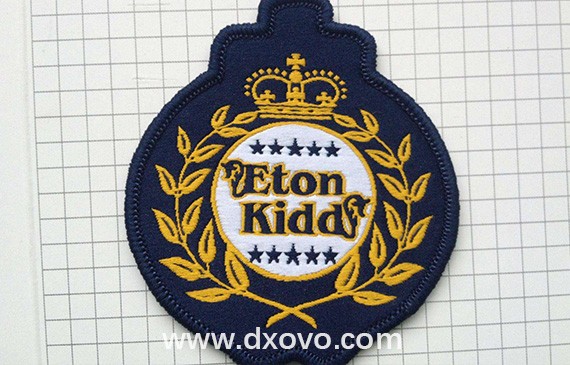 embroidered patch cutting